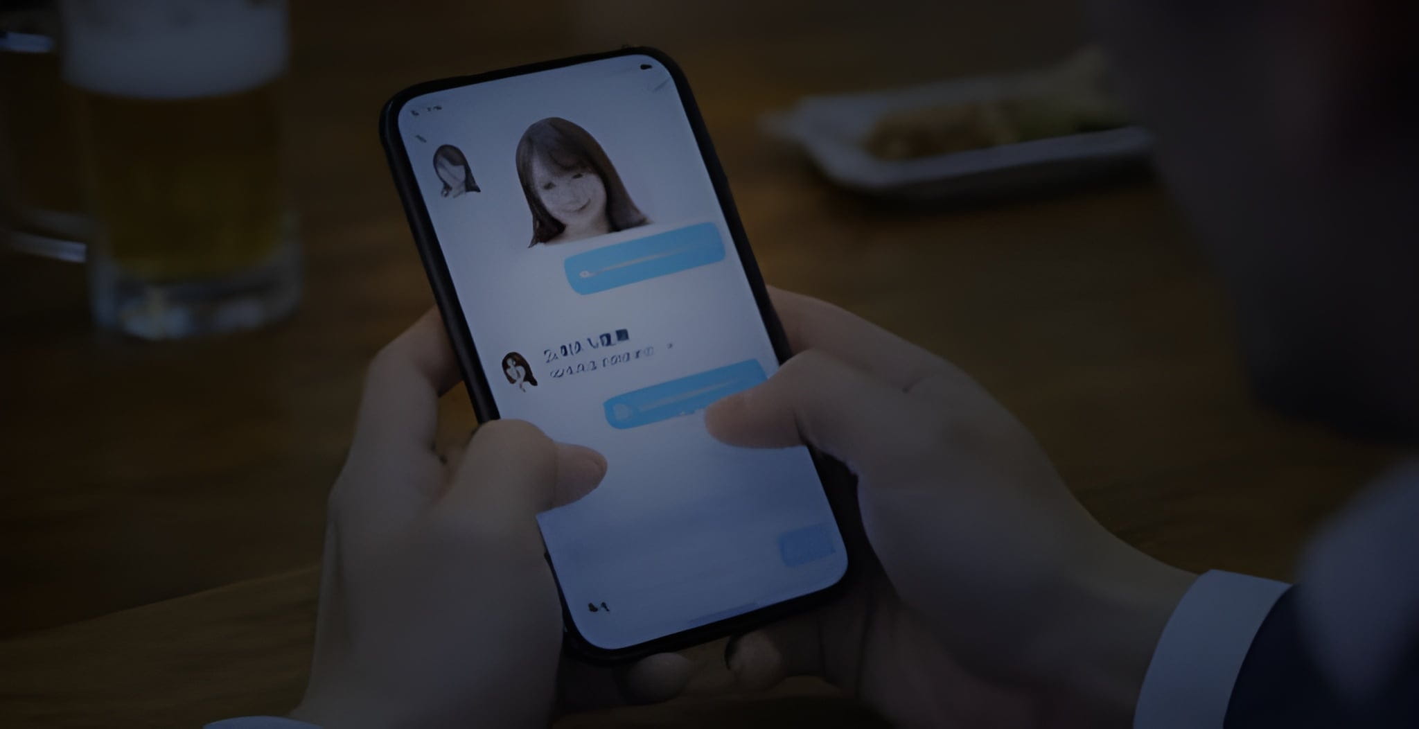 メッセージを送る男性